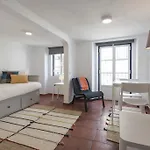 Διαμέρισμα Cozy In Bairro Alto I *